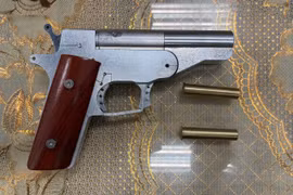 Phát hiện súng tự chế, đạn trong kiện hàng gửi từ sân bay Đà Nẵng ra Hà Nội