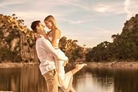 Những hình đẹp trong đám cưới thủ môn Thibaut Courtois và vợ người mẫu 