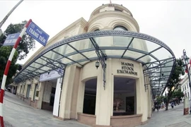 Soi lương lãnh đạo Sở Giao dịch chứng khoán Hà Nội 