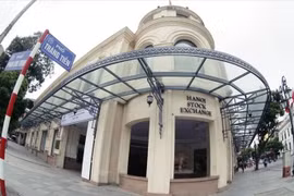 Soi lương lãnh đạo Sở Giao dịch chứng khoán Hà Nội 