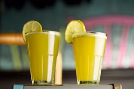  Giá “bèo” ở Việt Nam, nước mía xuất ngoại “chát” thế nào?