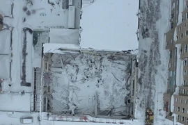 Sập trần nhà thi đấu ở Hắc Long Giang, ba người thiệt mạng