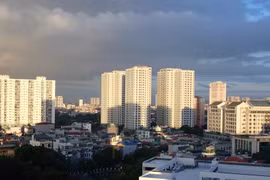 Giá neo cao, thị trường chung cư Hà Nội có giao dịch thực?