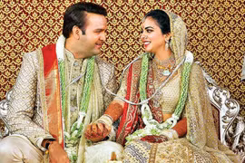 Cuộc sống xa hoa khó tin của con gái tỷ phú giàu nhất châu Á