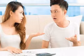 Nhìn mâm cơm 2 phần khác biệt, chồng cứng họng khi biết lý do 