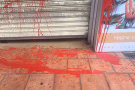 Ném sơn, tạt dầu và loạt "chiêu bẩn" khó tưởng tượng trong kinh doanh