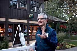 Hé lộ cuộc sống kín tiếng của CEO Apple Tim Cook