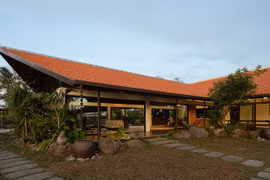 Báo Mỹ tấm tắc khen nhà mái ngói đẹp bình dị ở Bến Tre