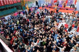 Giật mình xem giới đại gia tiêu “tiền như cỏ rác” 