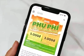Bức xúc thu phụ phí nắng nóng: Grab chưa báo cáo, xin lùi thời hạn