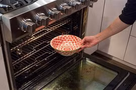 Mách chị em mẹo lau lò nướng “sạch không tì vết” 