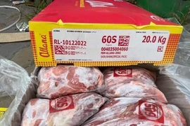 Kho hàng cửa đóng then cài bán hàng trăm đơn thực phẩm hôi thối 