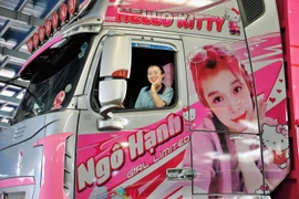 5 nữ tài xế xinh đẹp quyến rũ nổi tiếng khắp cộng đồng mạng 