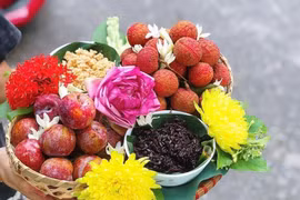 Mâm cúng Tết Đoan Ngọ “đắt như tôm tươi” giá chỉ từ 99.000 đồng