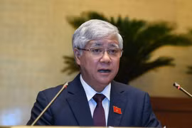 Đề nghị CP kiểm soát chặt để người dân bình đẳng tiếp cận vaccine