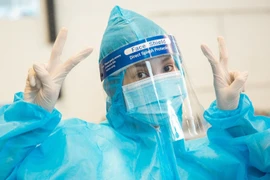 Bóng hồng trong đội tình nguyện viên nghệ sĩ tại TP.HCM