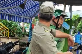 Bảo vệ dân phố tát shipper tại chốt phong tỏa ở TP.HCM