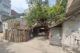 Phường Nhân Chính (Thanh Xuân): Lấn chiếm đất công kéo dài, chính quyền có “nhắm mắt làm ngơ”?