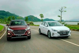 Doanh số Hyundai Santa Fe tăng hơn gấp đôi, Tucson đắt hàng như "tôm tươi"