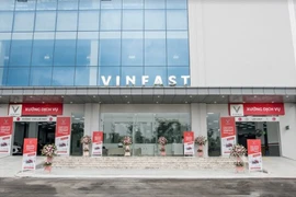 VinFast khai trương thêm 14 xưởng dịch vụ và ưu đãi phí thuê bao pin cho xe máy điện