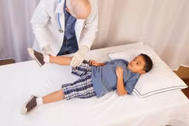 Thuốc Nam hỗ trợ điều trị viêm khớp dạng thấp trẻ em