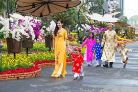 Tự tính can chi, hoa giáp chọn người xông nhà 