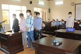 Các bị cáo tại tòa. Ảnh TTXVN.