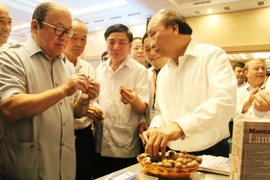 Thủ tướng: Mắc ca là cây xóa đói giảm nghèo, cây làm giàu!