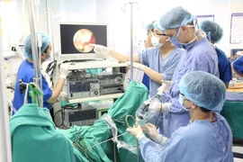 Mổ tại giường cứu bệnh nhân sỏi niệu quản suy đa tạng