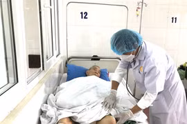 Sốc nhiễm trùng máu vì chích lể khi bị “Vi khuẩn ăn thịt người” Whitmore