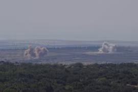 Video quân đội Syria pháo kích khủng bố Al-Qaeda ở Idlib