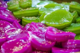 “Trầm trồ” với hàng trăm loại bánh sắc màu tại Lễ hội bánh dân gian Nam bộ Cần Thơ