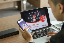 Ngành ngân hàng giảm cho khách hàng 560 tỷ đồng phí dịch vụ