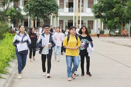 Chấm thi chéo nhưng vẫn là người của địa phương nên phải lường các tình huống