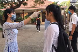 Các trường ở Hà Nội tập dượt kịch bản đón học sinh quay trở lại