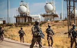 Video: Công ty Mỹ khai thác dầu bất hợp pháp ở đông bắc Syria và vận chuyển sang Iraq