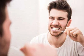 Mòn men vì đánh răng nhiều