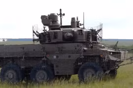 Pháp giới thiệu xe thiết giáp trinh sát chiến đấu bánh hơi Jaguar