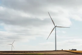 Phân tách nước sản xuất khí hydro hiệu quả hơn 50 lần