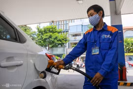 Giá xăng dầu tăng lần thứ 4 liên tiếp