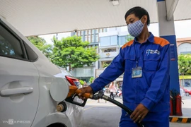 Giá xăng dầu tăng lần thứ 4 liên tiếp