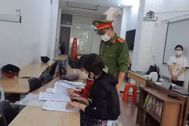 Bất chấp dịch COVID-19, cơ sở dạy tiếng Anh 'Trẻ Trâu' vẫn tụ tập 100 học sinh