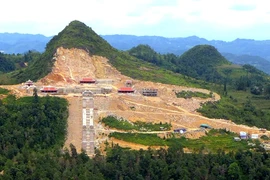 Thêm siêu dự án 'vượt rào xẻ núi’ làm du lịch ở Hà Giang