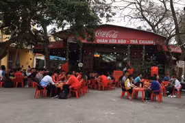 Người dân Thủ đô "lơ là" trong phòng dịch