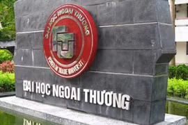 Nữ sinh tố giảng viên đại học Ngoại thương sàm sỡ lừa tiền