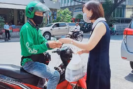 Hà Nội: Shipper giao hàng tại vùng 1 không được làm thêm bên ngoài