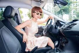 Những trang bị thú vị mà chị em “quên” trên ô tô