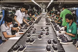 Xuất khẩu giày da sáng cửa đạt mốc 20 tỷ USD
