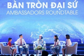 Ngôi sao điện ảnh Dương Tử Quỳnh thảo luận bàn tròn với các “đại sứ nhỏ Vinschool" trong chiến dịch 3.500Lives