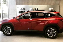 Cận cảnh Hyundai Tucson “bằng xương bằng thịt” tại đại lý: Nhìn ngoài đời thật ấn tượng không thua ảnh hãng!